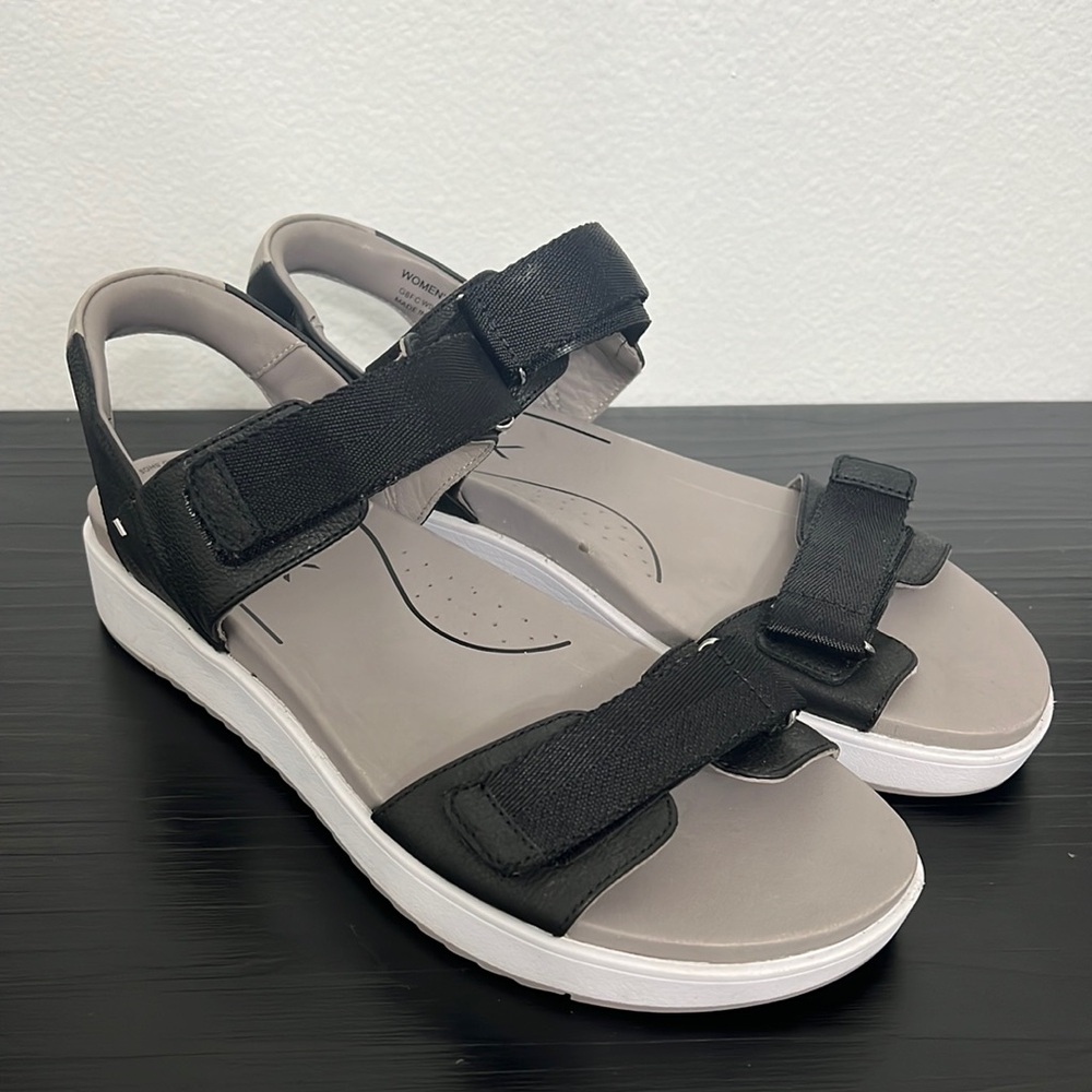 Kizik Pisa Women’s Sandals Push Down Heel Black Size 9